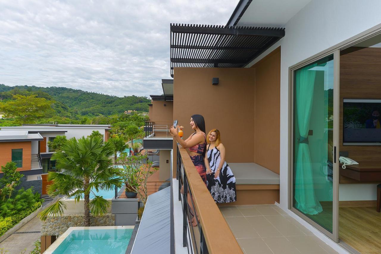 Le Resort And Villas Rawai Exterior foto A balcony