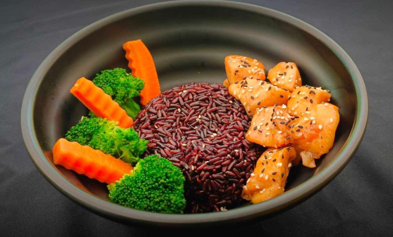 Le Resort And Villas Rawai Exterior foto Black rice with salmon