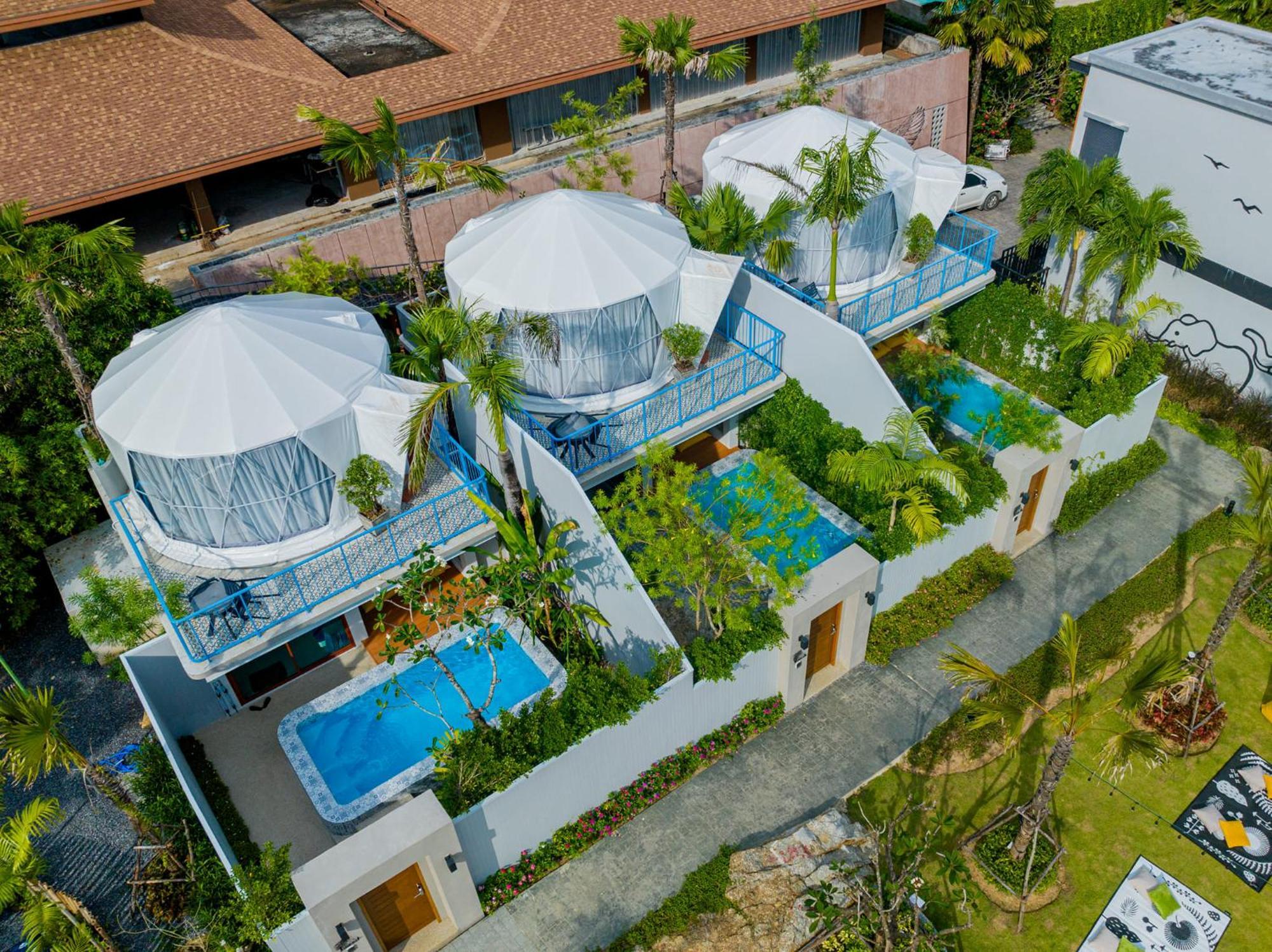 Le Resort And Villas Rawai Exterior foto The resort's villas